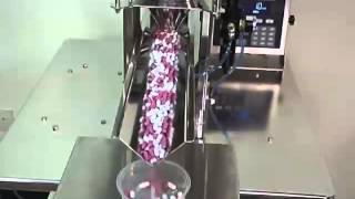 The E-Z™ Auto Scoop fills to the desired target weight, which is easy and fast to change as needed. 