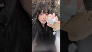 - 成人式だからキレイめなネイルを見せたくて❄!wanted to show off my cute nails so I took a photo with snow❄#tiktok