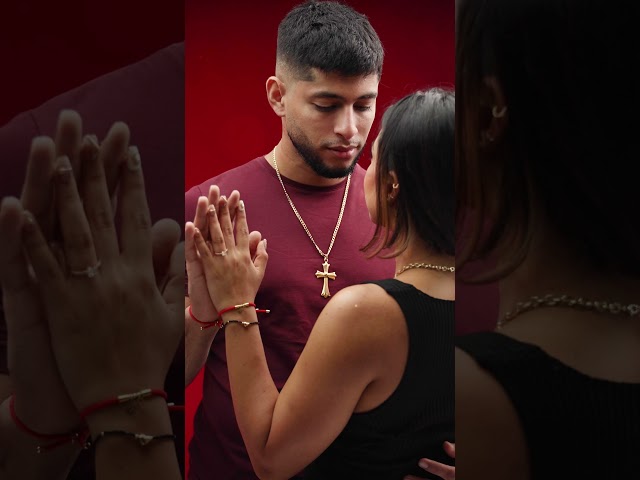 Vídeo relacionado con ZKGYUS Pendientes de aleación esmaltados para el día de San Valentín, con forma de botella de vino tinto romántico, joyas para mujeres y amantes Regalo de Acción de Gracias