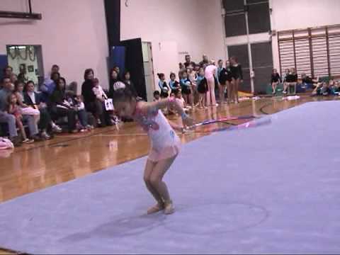 7-year-old Elena Shinohara on Rhythmic Gymnastics (Dec. 2007) 新体操小学生