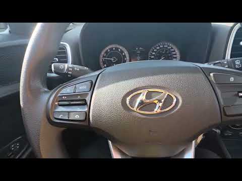 2020 Hyundai Venue Essential Manual in Green for sale at Finch Hyundai in London, ON