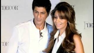 Shah Rukh Khan at his humorous best with wife Gauri at D’Decor event