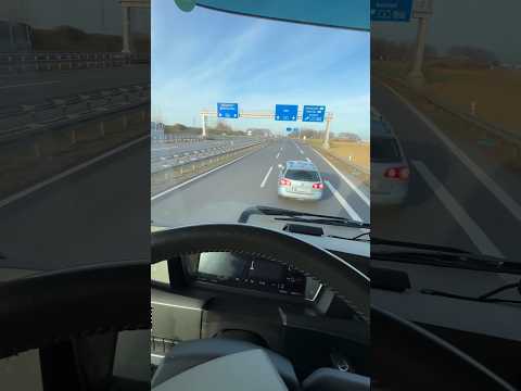 Total lunatic! 🤪🤬🚛💨 @DanielŠŠnajcoŠPERGEL #truckdriver #automobile #ets2 #job #work #bigrig #hgv