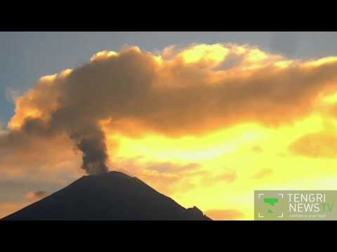 Извержение вулкана Попокатепетль в Мекси