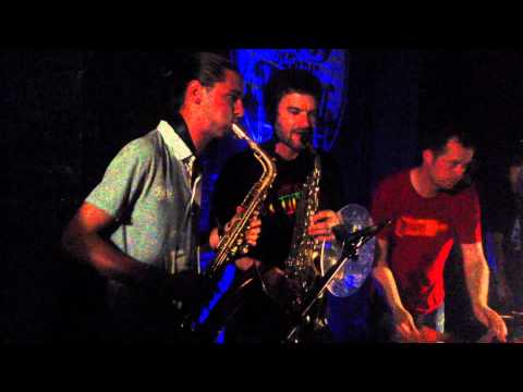 Dubkasm ft Rootsman 2 horns inna combination in Barcelona