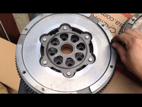 2005 Ford Mondeo TDCI 130PS old broken LUK DMF vs. new LUK DMF Dual mass flywheel