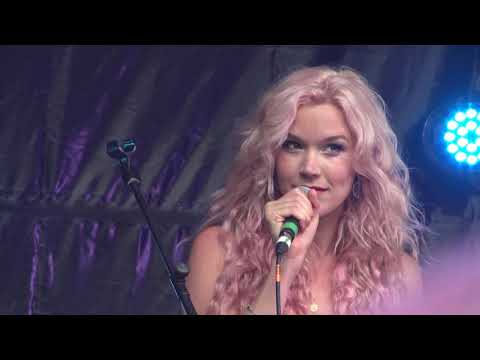Joss Stone - Right To Be Wrong - Gay Pride Exeter, 13-05-2017 (FULL HD 1080p)