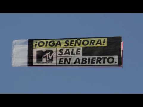 Pancarta aerea doble cara