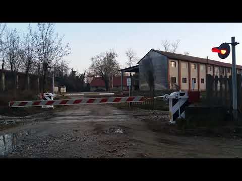 Passaggio a livello della Cascina Conte Visconti a Castellaro De Giorgi (PV)
