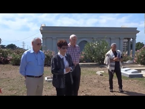 Saying Kaddish over Yvonne's Grave - Orange Street Cemetery - Kingston, Jamaica, November 2016
