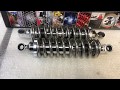 Video: Rocket III 2004-2018, amortiguadores de gas para Triumph
