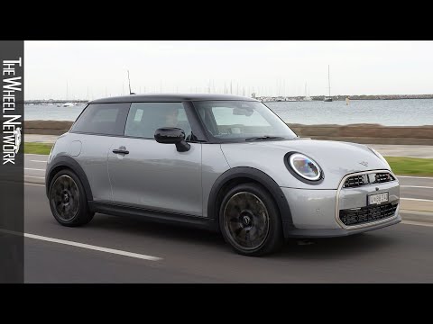 2024 Mini Cooper S Favoured | Melting Silver III | Driving, Interior, Exterior [4K]