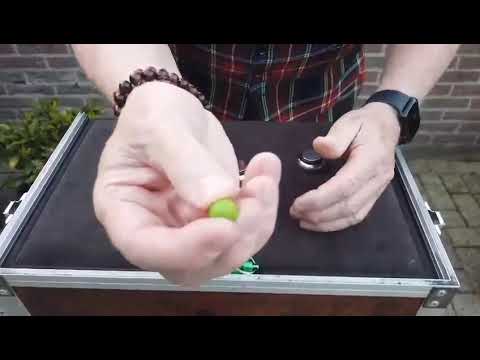LS Peas by Leo Smetsers Magic Trick