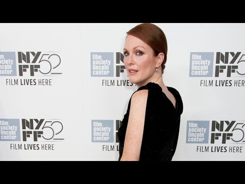 Thumbnail of the video: NYFF52 "Maps to the Stars" Red Carpet | Julianne Moore