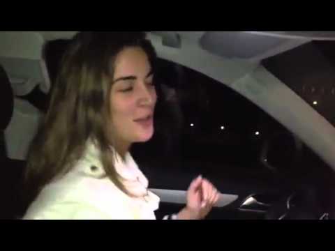 Laisa! Quem canta seus males espanta!