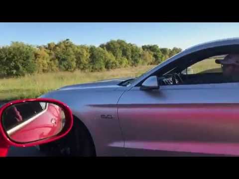 2016 RT Scatpack vs 2015 Mustang 5.0 roll race