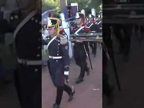 El presidente Javier Milei encabezó el acto de traslado del sable corvo de San Martín en Santa Fe