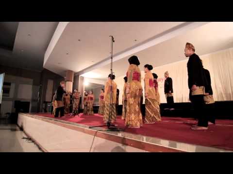E-Lite Voice - Ilay Gandangan at Grand Final 6th Brawijaya Choir Festival 2014