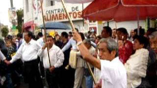 preview picture of video 'Recorrido del Niñopa en Xochimilco el Día de La Candelaria 2012 (2/2)'