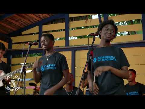 Amor a medio tiempo Yoskar Sarante Academia de Bachata - En Vivo