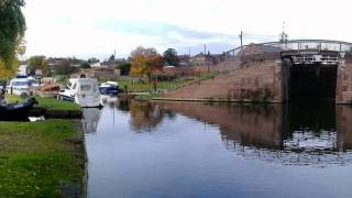 preview picture of video 'Stourport Canal Basins Panoramas'