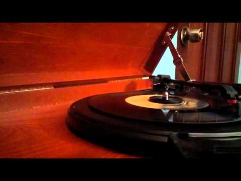 Nino Tempo and April Stevens- "Whispering" (45 RPM
