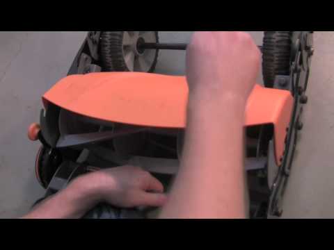 How to Adjust Blades on a Fiskars Momentum reel mower (lawnmower lawn mower)