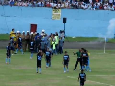 Londrina 0x1 Coritiba - Confusão no Gramado / Coxa Campeão - Camp. Paranaense 2013