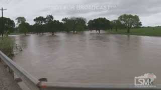 preview picture of video '4-13-15 Southmayd, TX Flooding *Erik Burns*'