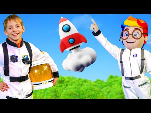 The Kids play astronauts on a rocket ship 🚀🧑‍🚀