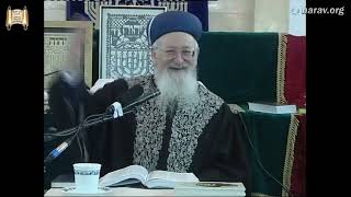 מעלת תיקון ליל שבועות - שיעורי מנחת יהודה - מרן הרב מרדכי אליהו (הרב מרדכי אליהו זצ"ל) - התמונה מוצגת ישירות מתוך אתר האינטרנט יוטיוב. זכויות היוצרים בתמונה שייכות ליוצרה. קישור קרדיט למקור התוכן נמצא בתוך דף הסרטון