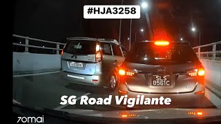6jan2023 woodland checkpoint #HJA3258 malaysia taxi cutting queue using motorbike lane