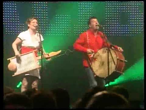 SKUPiNA MALiBU - Življenje so ene stenge