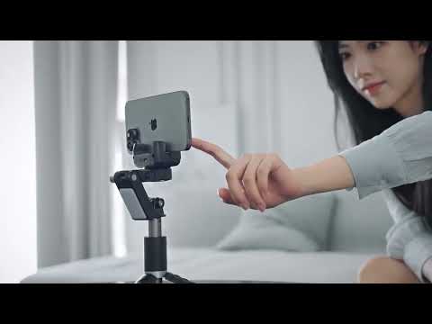 Q18 Desktop Following the shooting Mode Gimbal Stabilizer Selfie Stick Tripod with Fill Light