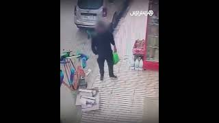 قبل الإفطار بدقائق.. رجل يسرق كرة جبن في أول أيام رمضان مستغلًا زحمة الزبائن thumbnail