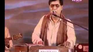 Tum itna jo - Jagjit Singh (Live)   - YouTube.flv