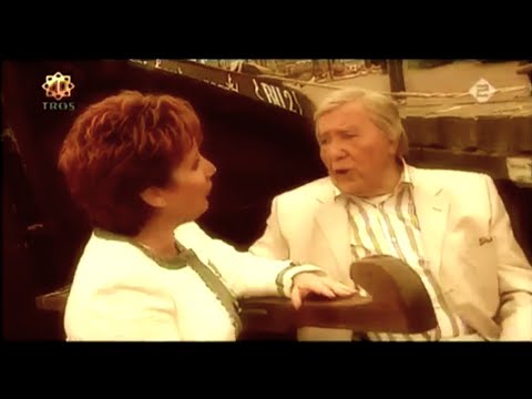 M. Weber & J. Hoes-Er drijven rozen op de golven