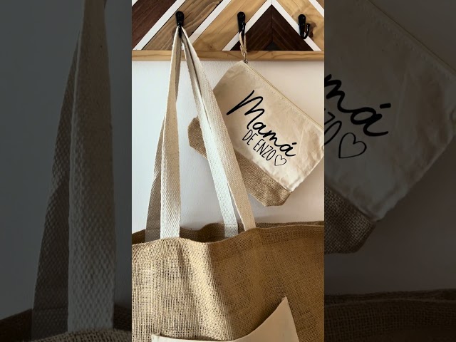 Vídeo relacionado con bolso personalizado mujer | regalo dia de la madre | regalo mama | neceser personalizado incluido | pack regalo Mujer | regalos personalizados para cumpleaños | Regalos originales