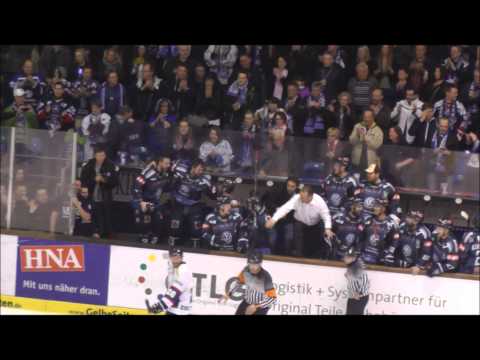 Kassel Huskies Aufstieg 01  Spielerbank Schlusssirene