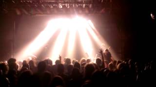 Six Feet Under - Torn To The Bone Live