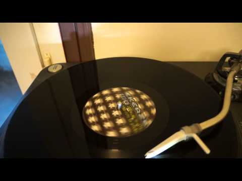 Elektrokanibal 03 - B2 - Ekeaze - Vsichni Jsme Si Rovni