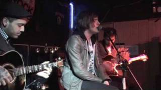 Kids In Glass Houses - Youngblood (Let It Out) - acoustic & live