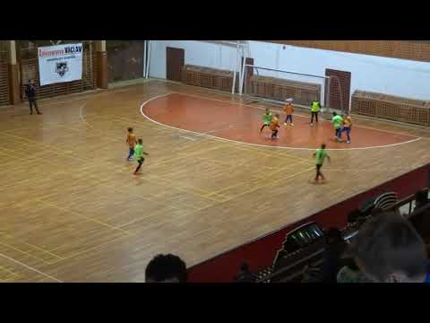 FCB-PD 2009 U10 Turnaj Dubnica 07_FCB-A - DominoBA 1-2