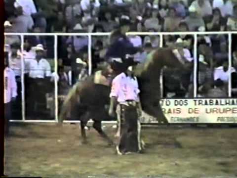 PERASSA PRODUÇÕES  - RODEIO DE URUPÊS - 1997  -  matheus elias final cavalo.mpg