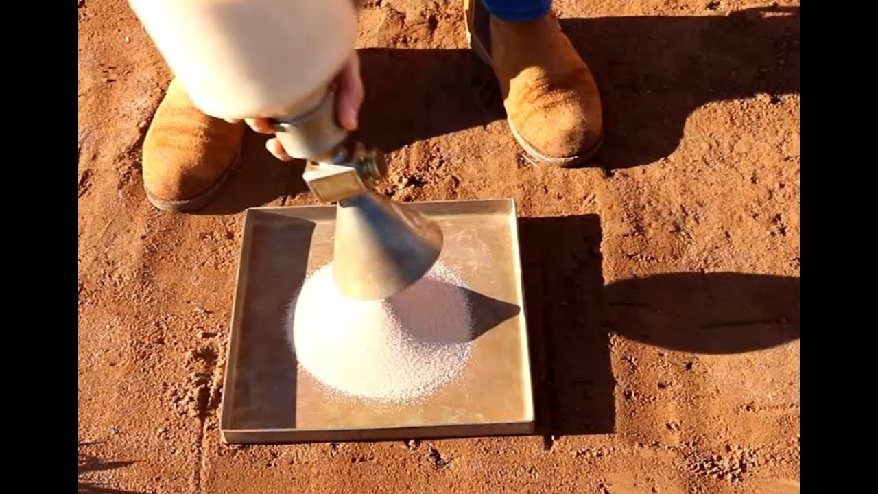 LABGEO - Determinação da massa específica aparente in situ (Frasco de areia)