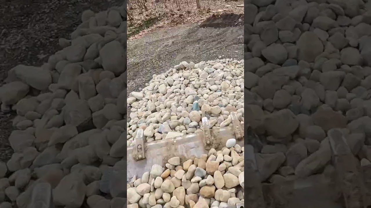 Caterpillar Skid-Steer Fixing Bad Driveway Erosion #shorts