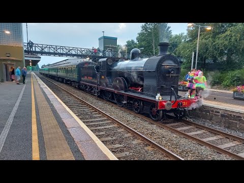 131 on The Steam & 80s & 228 working an Enterprise service at Lisburn. 2/9/22