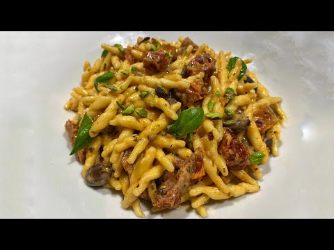 Trofie con taggiasche e pomodorini secchi- Cucinandomelagodo