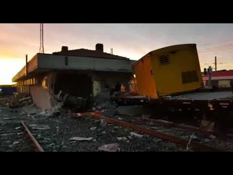 La devastazione causata dal Frecciarossa deragliato