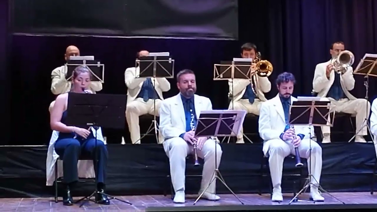 "Ginjolejant" (estrena). Sardana de Lluís Alcalà i Baqués. Obligada de dues tenores.